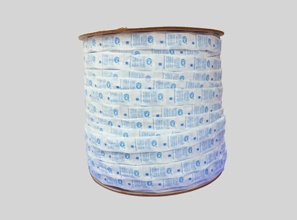 Sac de dessecant de gel de sílice en Roll.jpg Silica Gel Desiccant sachet in Roll.jpg